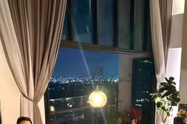 Sau thông báo ung thư, Hồng Nhung vui vẻ đón bạn tới nhà