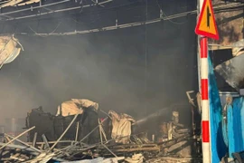 Cháy lớn, cột khói cao hàng trăm mét ở Đắk Lắk