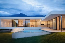 Ngắm biệt thự trắng tinh, trong suốt đẹp hút hồn