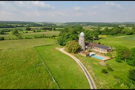 Kinh ngạc ngôi nhà tuyệt đẹp được cải tạo từ cối xay gió