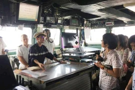 Tàu Hải quân Pháp sang thăm hữu nghị Việt Nam