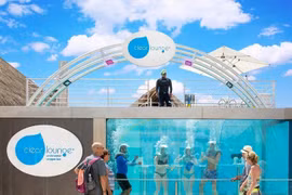 Thiết kế độc đáo của quán bar dưới nước đầu tiên trên thế giới