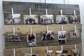 Cách trang trí khung ảnh gia đình chào năm mới