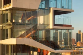 Tòa nhà kỳ cục ở ngoài nhìn thấy bên trong rõ mồn một ở Mỹ