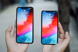 Giá chênh không lớn, nên mua iPhone X hay iPhone XS?