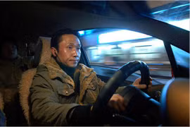 Kiếm đống tiền nhờ dịch vụ đưa người say về nhà