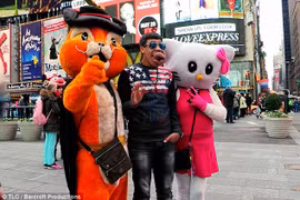 Kinh hãi khuôn mặt méo xệch do dị dạng tĩnh mạch