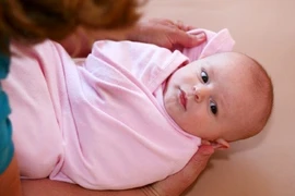 10 cách hạ sốt cho trẻ đáng sợ nhưng hiệu quả