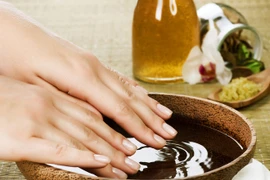 Móng tay giòn gãy, hãy thử các bí quyết này