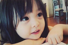 Ngắm em bé lai Hàn - Nhật xinh ngả nghiêng cộng đồng mạng