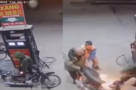 Video: Người đàn ông bật lửa "soi bình xăng" và cái kết kinh hoàng