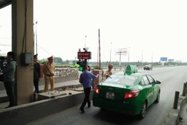Hàng chục cảnh sát có mặt ở BOT Bắc Thăng Long - Nội Bài làm gì?