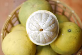 Video: 5 cách ăn bưởi giảm mỡ máu bạn cần biết