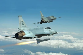 Video: Pakistan thử vũ khí thông minh mới, 'dằn mặt' Ấn Độ