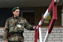 Ukraine đóng cửa biên giới, bỏ rơi binh sĩ tại Crimea