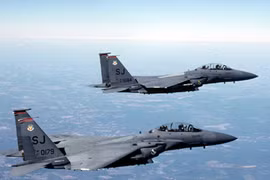 Mỹ tăng gấp đôi chiến đấu cơ, áp sát Ukraine