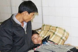 Thầy giáo tát học trò thủng màng nhĩ