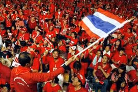 Lãnh đạo phe Áo Đỏ Thái Lan bị bắn trọng thương