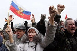 Hai tỷ phú Ukraine được giao tiếp quản miền đông 