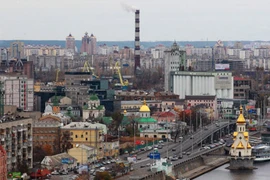 “Ukraine trên bờ vực sụp đổ kinh tế, chính trị"