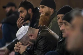 Người Tatars nháo nhác chạy từ Crimea sang tây Ukraine 