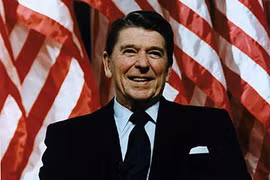 Điểm mặt các sao làng giải trí dấn thân làm chính trị