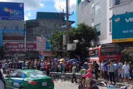 Tai nạn xe khách ở Hạ Long, 5 người bị thương, xe máy vỡ la liệt