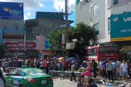 Tai nạn xe khách ở Hạ Long, 5 người bị thương, xe máy vỡ la liệt