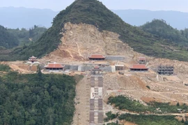 Khu du lịch tâm linh Lũng Cú đang “phá nát cảnh quan” Hà Giang?