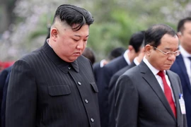 Chủ tịch Triều Tiên Kim Jong-un cùng phái đoàn đến viếng lăng Chủ tịch Hồ Chí Minh