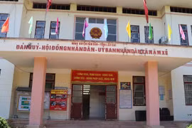 Cả nhà làm cán bộ xã ở Lào Cai: Không lạ vì đầy “cả họ làm quan” ở Việt Nam?