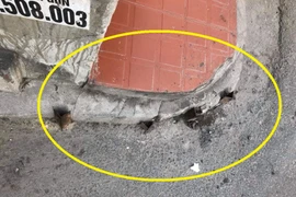 Sợ ô tô va quệt vào nhà, gia chủ cắm "chông sắt" phòng thủ