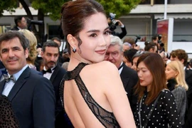 Ngọc Trinh ăn vận lố lăng, phản cảm tại LHP Cannes: Được và mất!