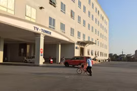 Bé gái 10 tuổi nghi bị sàm sỡ ở thang máy: Phạt 200 nghìn nên “lũ” biến thái không sợ?