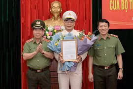 Ai đang làm Chánh Văn phòng Bộ Công an?