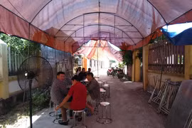 Hải Dương: Đột kích 2 quán karaoke, 'tóm gọn' 135 đối tượng liên quan ma túy