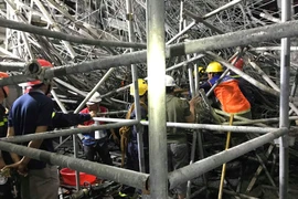 Sập giàn giáo công trình Trung tâm Văn hóa xứ Đông: Tạm dừng thi công