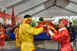 Hội thề không tham nhũng: Vẫn vắng bóng “quan lớn“!