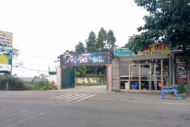 13 nữ nhân viên bị giam lỏng ở karaoke Victory: Có được xem là “nhà thổ“?