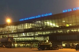 "Xe biển xanh đón người nhà lãnh đạo ở cầu thang máy bay": Cảng vụ HKMB lên tiếng