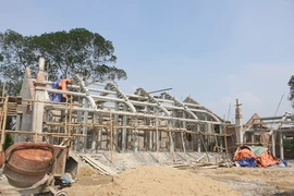 Chùa Linh Sâm xẻ đất đền Hữu xây trái phép ở Nghệ An: Ai tài trợ vốn xây?