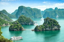 Công ty du lịch kêu trời khi Quảng Ninh dự kiến tăng “sốc” phí tham quan vịnh Hạ Long