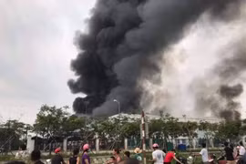 “Bà hỏa” ghé thăm, Công ty TNHH May Makalot Hải Dương cháy lớn