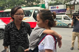 Học sinh bị bỏ quên trên xe trường Gateway tử vong: Đóng trăm triệu vẫn cho con nghỉ học