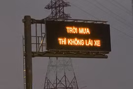 Cao tốc Long Thành “Trời mưa thì không lái xe”: VEC E chơi lạ... muốn tắc đường?