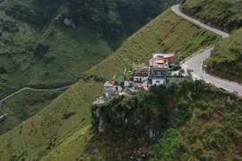 “Panorama phiên bản” đèo Ô Quý Hồ có giống Panorama Mã Pì Lèng băm nát cảnh quan?