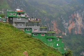 Cần xử lý người có trách nhiệm vì Panorama Mã Pì Lèng xây dựng đâu chỉ 1 đêm