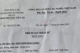 Con trai 3 tuổi đang sống, bị mẹ ruột khai tử vì lý do bất ngờ