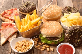 8 loại thực phẩm là kẻ thù của răng miệng