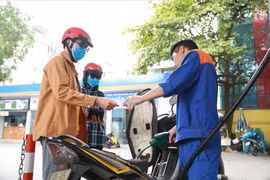 Giá xăng tiếp tục tăng trước Tết?